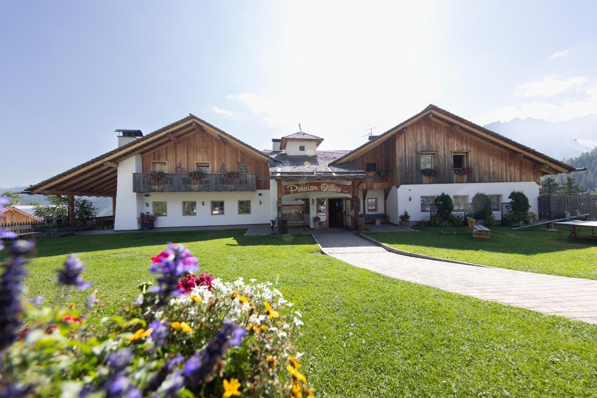 Hotel Pension Odles San Martino in Badia Exterior foto