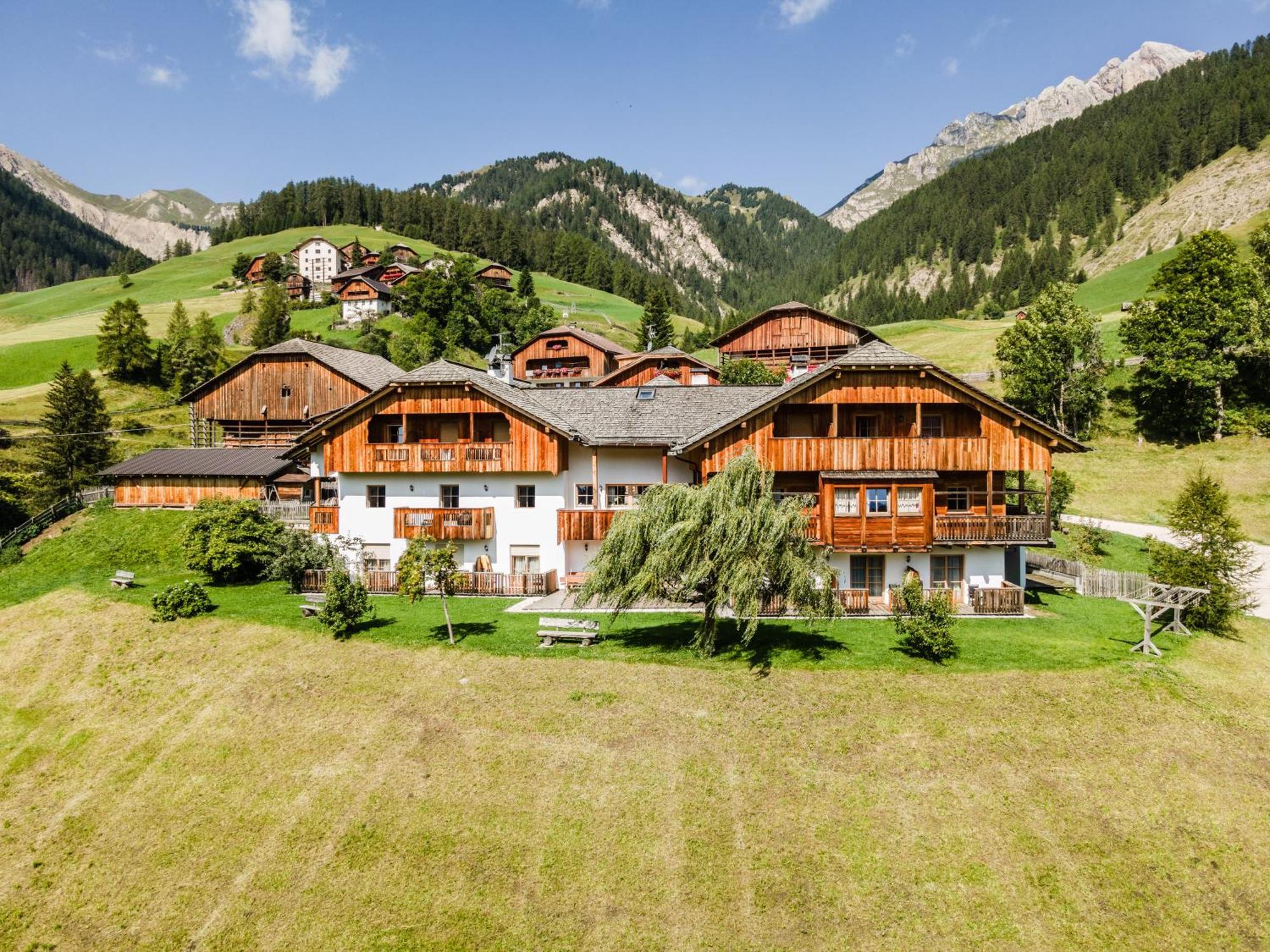 Hotel Pension Odles San Martino in Badia Exterior foto