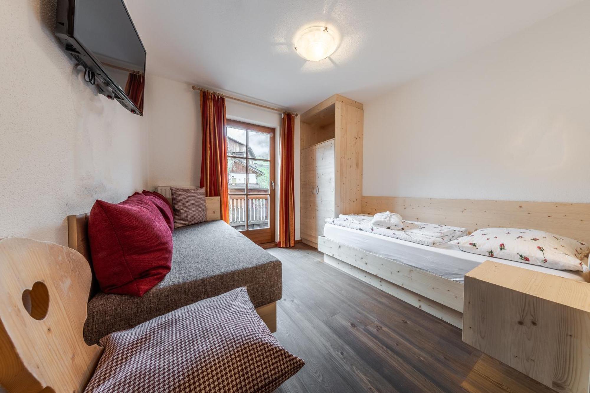 Hotel Pension Odles San Martino in Badia Exterior foto