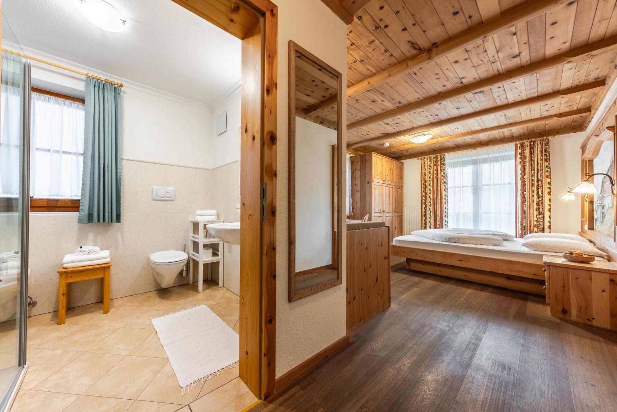 Hotel Pension Odles San Martino in Badia Exterior foto