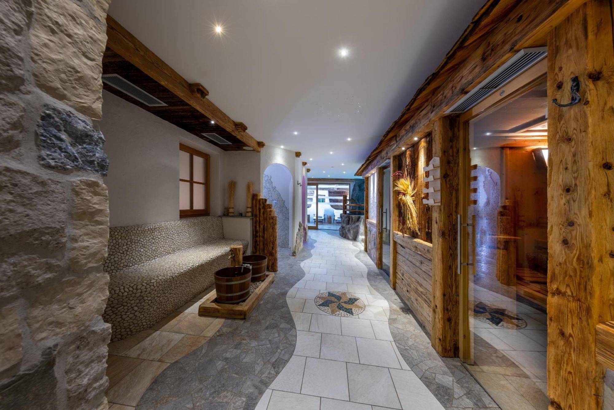 Hotel Pension Odles San Martino in Badia Exterior foto
