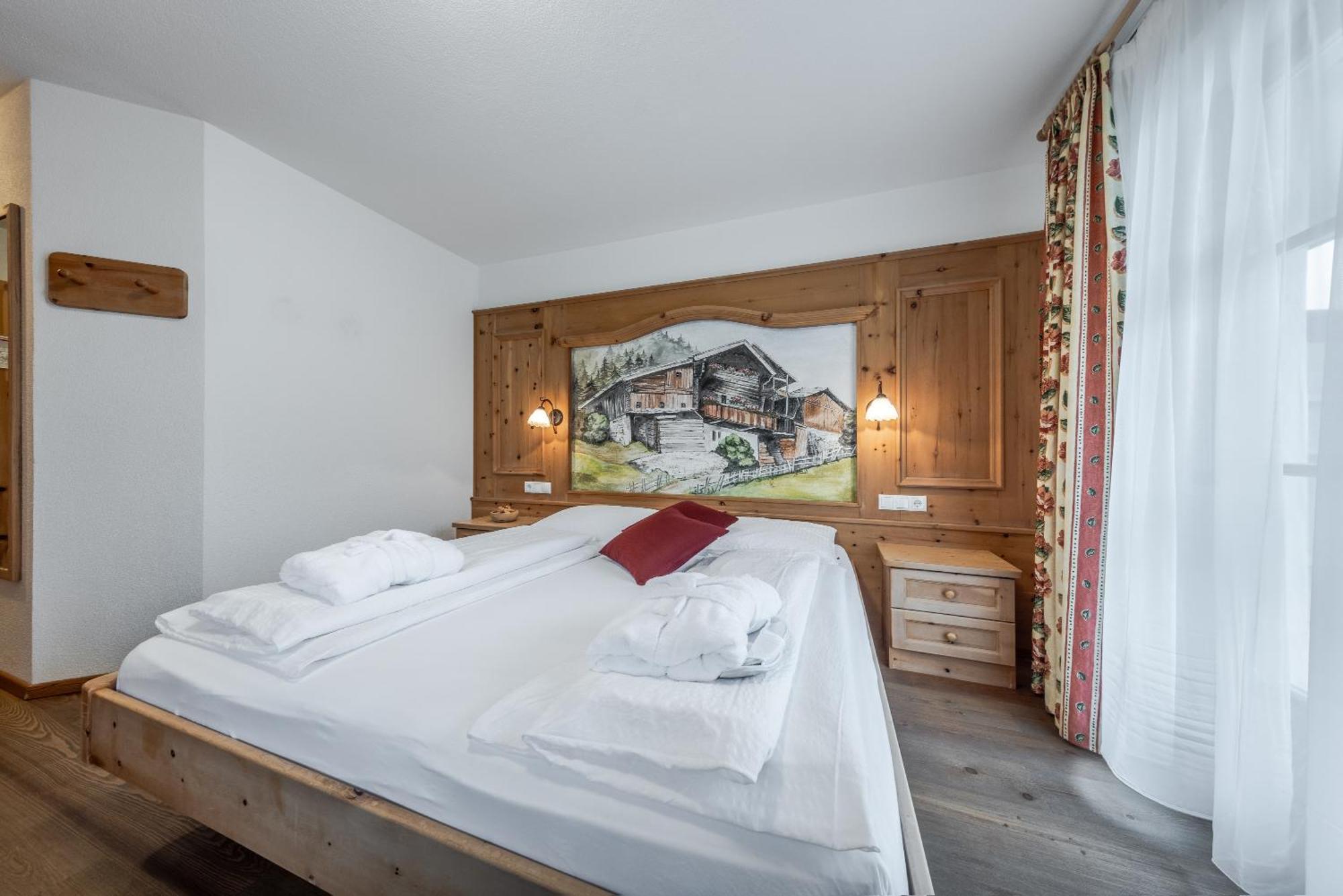 Hotel Pension Odles San Martino in Badia Exterior foto